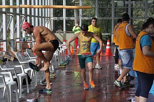 TRANSIÇÃO NATAÇÃO CORRIDA TRANSIÇÃO NATAÇÃO CORRIDA